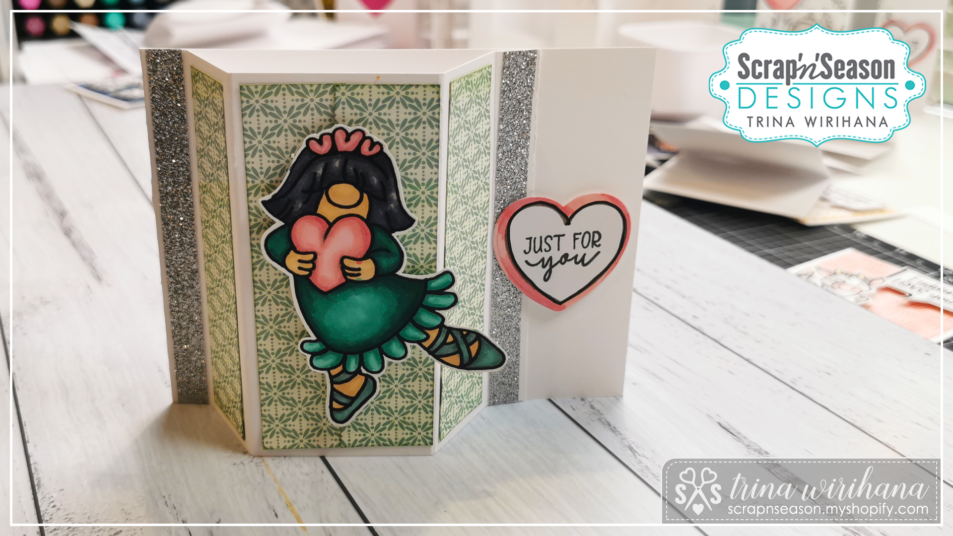 DL- Fancy Fold 108 - Side Easel Card